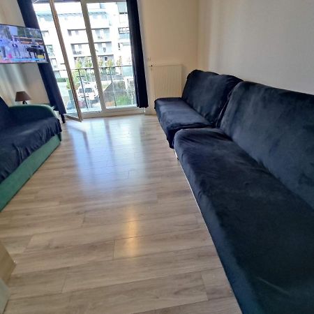 פוזנן 1120 Smialego 41 - Tanie Pokoje W Apartamencie - Samodzielne Zameldowanie - Self Check In מראה חיצוני תמונה