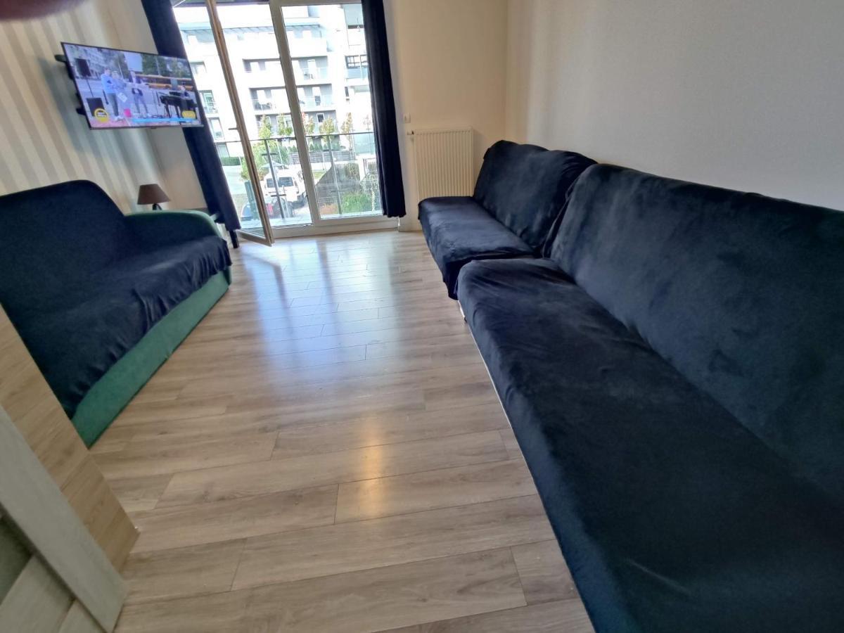פוזנן 1120 Smialego 41 - Tanie Pokoje W Apartamencie - Samodzielne Zameldowanie - Self Check In מראה חיצוני תמונה