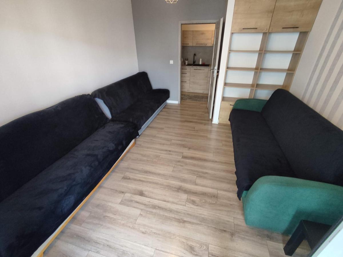 פוזנן 1120 Smialego 41 - Tanie Pokoje W Apartamencie - Samodzielne Zameldowanie - Self Check In מראה חיצוני תמונה
