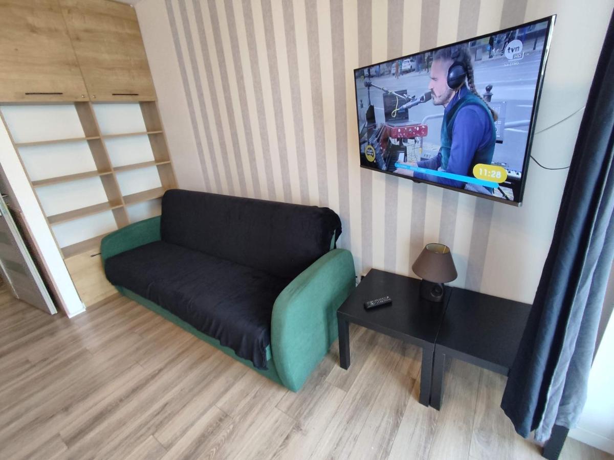 פוזנן 1120 Smialego 41 - Tanie Pokoje W Apartamencie - Samodzielne Zameldowanie - Self Check In מראה חיצוני תמונה