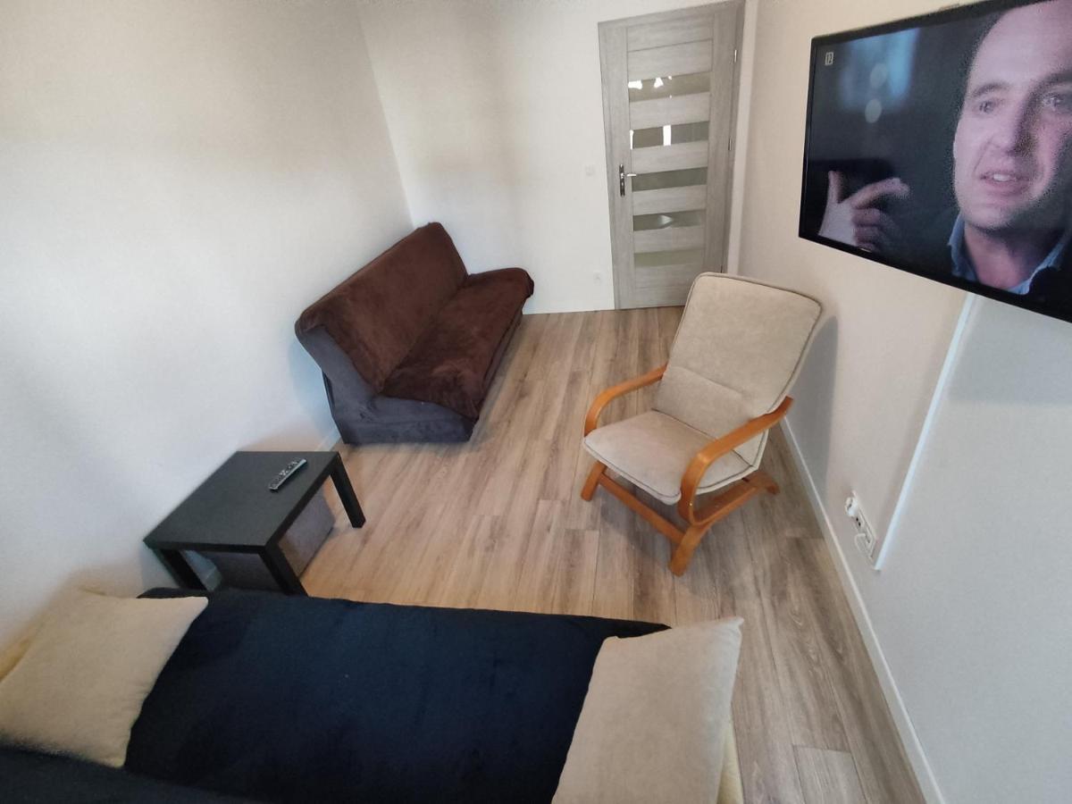 פוזנן 1120 Smialego 41 - Tanie Pokoje W Apartamencie - Samodzielne Zameldowanie - Self Check In מראה חיצוני תמונה