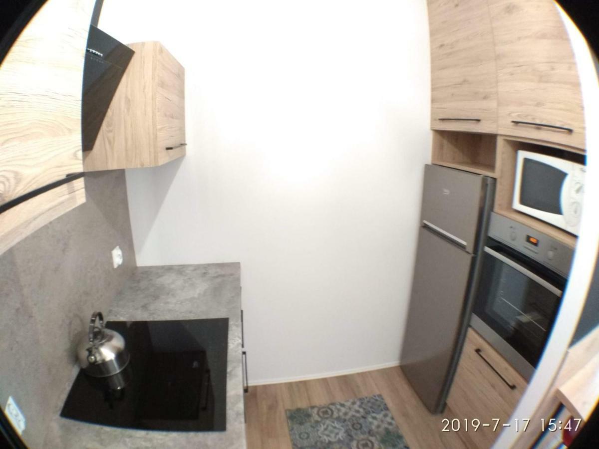 פוזנן 1120 Smialego 41 - Tanie Pokoje W Apartamencie - Samodzielne Zameldowanie - Self Check In מראה חיצוני תמונה