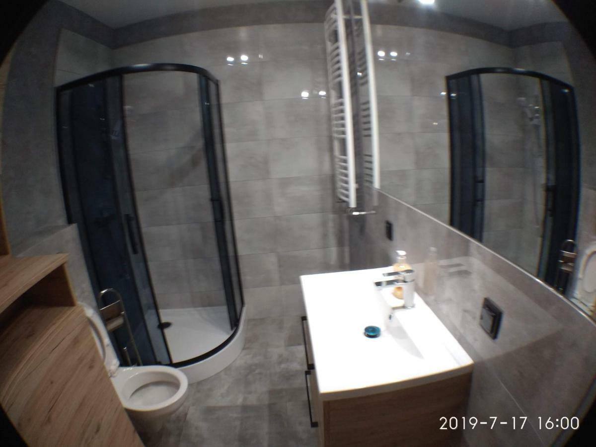 פוזנן 1120 Smialego 41 - Tanie Pokoje W Apartamencie - Samodzielne Zameldowanie - Self Check In מראה חיצוני תמונה