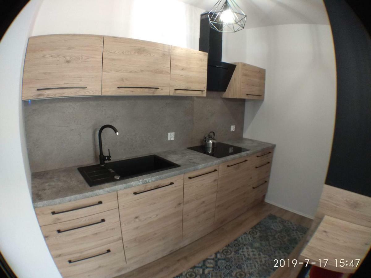 פוזנן 1120 Smialego 41 - Tanie Pokoje W Apartamencie - Samodzielne Zameldowanie - Self Check In מראה חיצוני תמונה