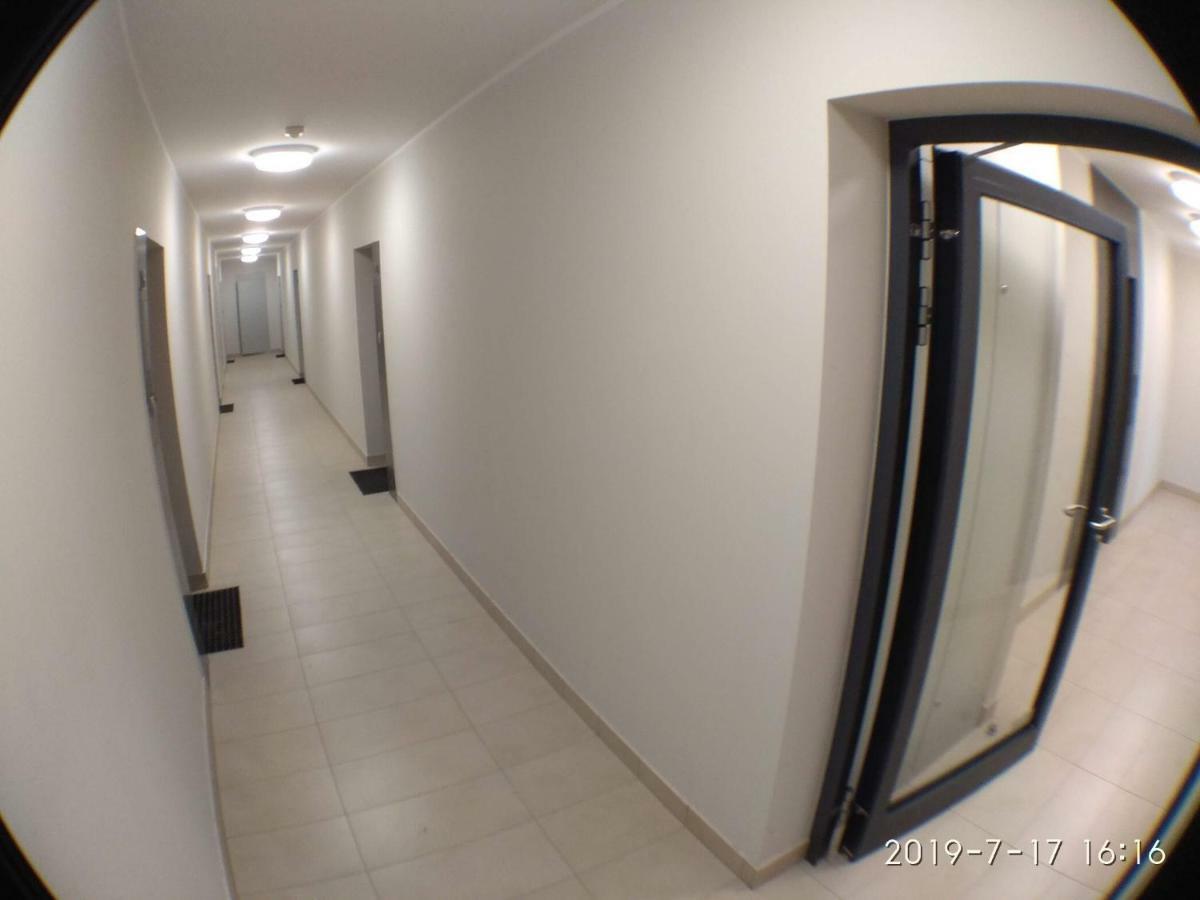 פוזנן 1120 Smialego 41 - Tanie Pokoje W Apartamencie - Samodzielne Zameldowanie - Self Check In מראה חיצוני תמונה