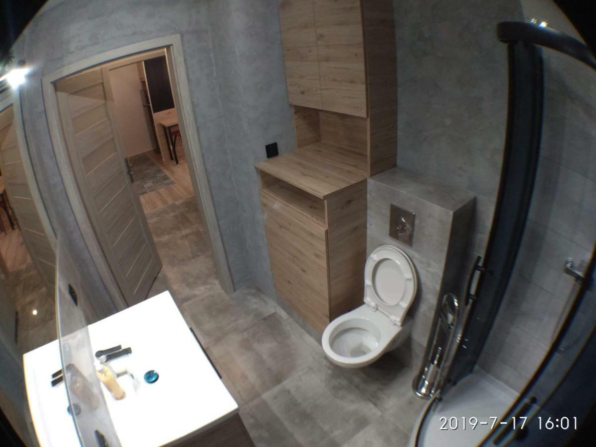 פוזנן 1120 Smialego 41 - Tanie Pokoje W Apartamencie - Samodzielne Zameldowanie - Self Check In מראה חיצוני תמונה